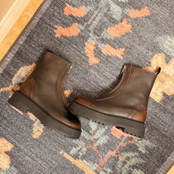 anthropologie zip up lug sole moto ankle boots - Picture 4 of 7